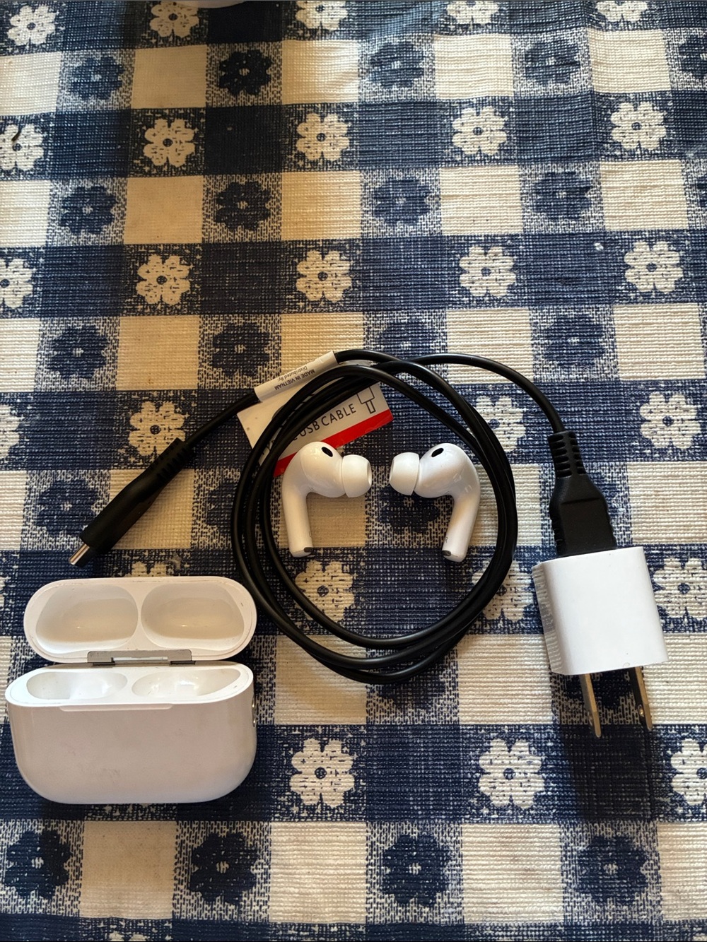 Apple White Wireless Earbuds with Charging Case, Cable & Wall Adapter